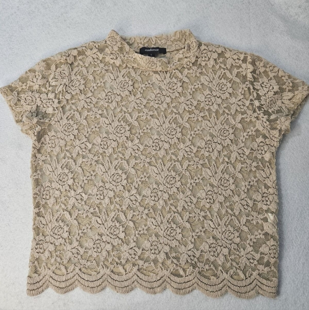 Women's Tan Sheer Lace Crop Top Mock Neck Cap Sleeve Scallop Trim Size L Used